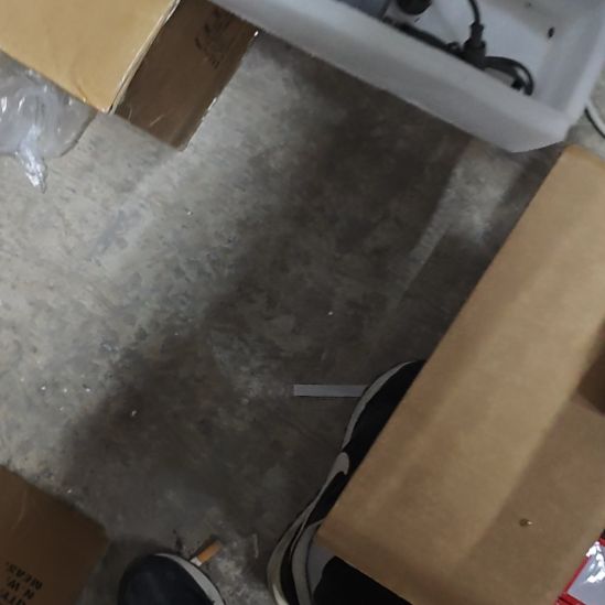 呃沃尔达智能排插c306杠PB 10黑色送鱼缸一个