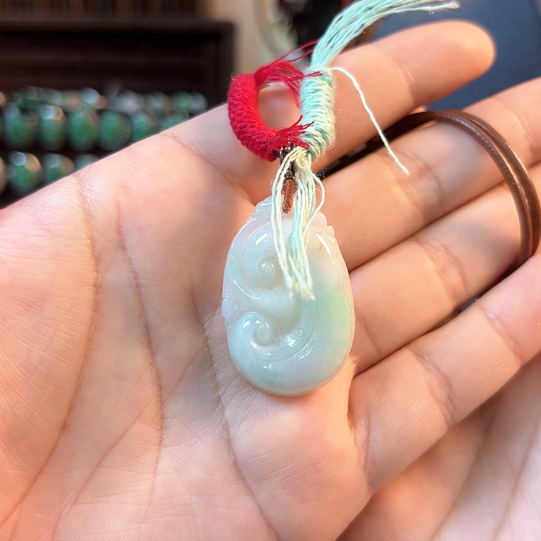 翡翠颈饰未镶嵌吊坠