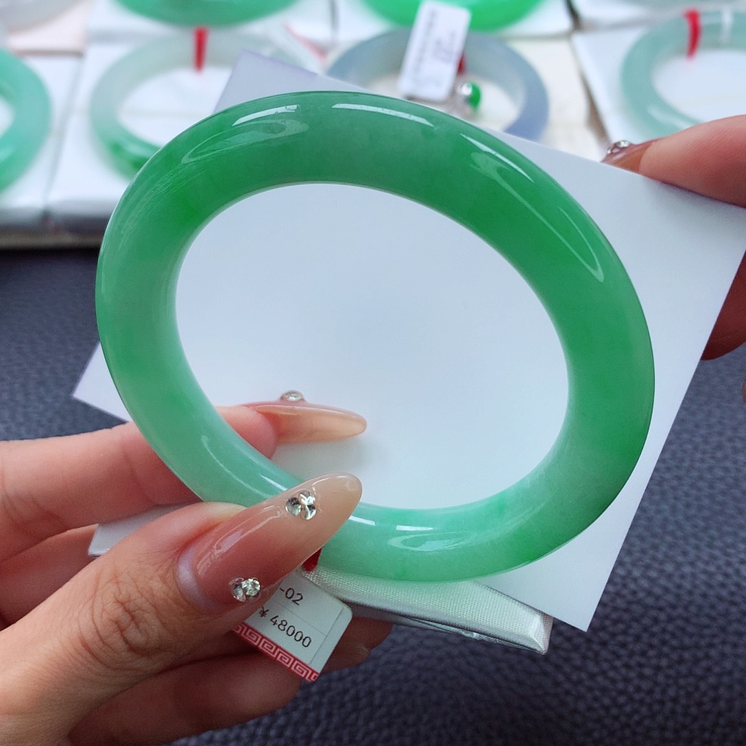 翡翠手镯未镶嵌55.56.57浓阳绿小胖圆 中万色很好