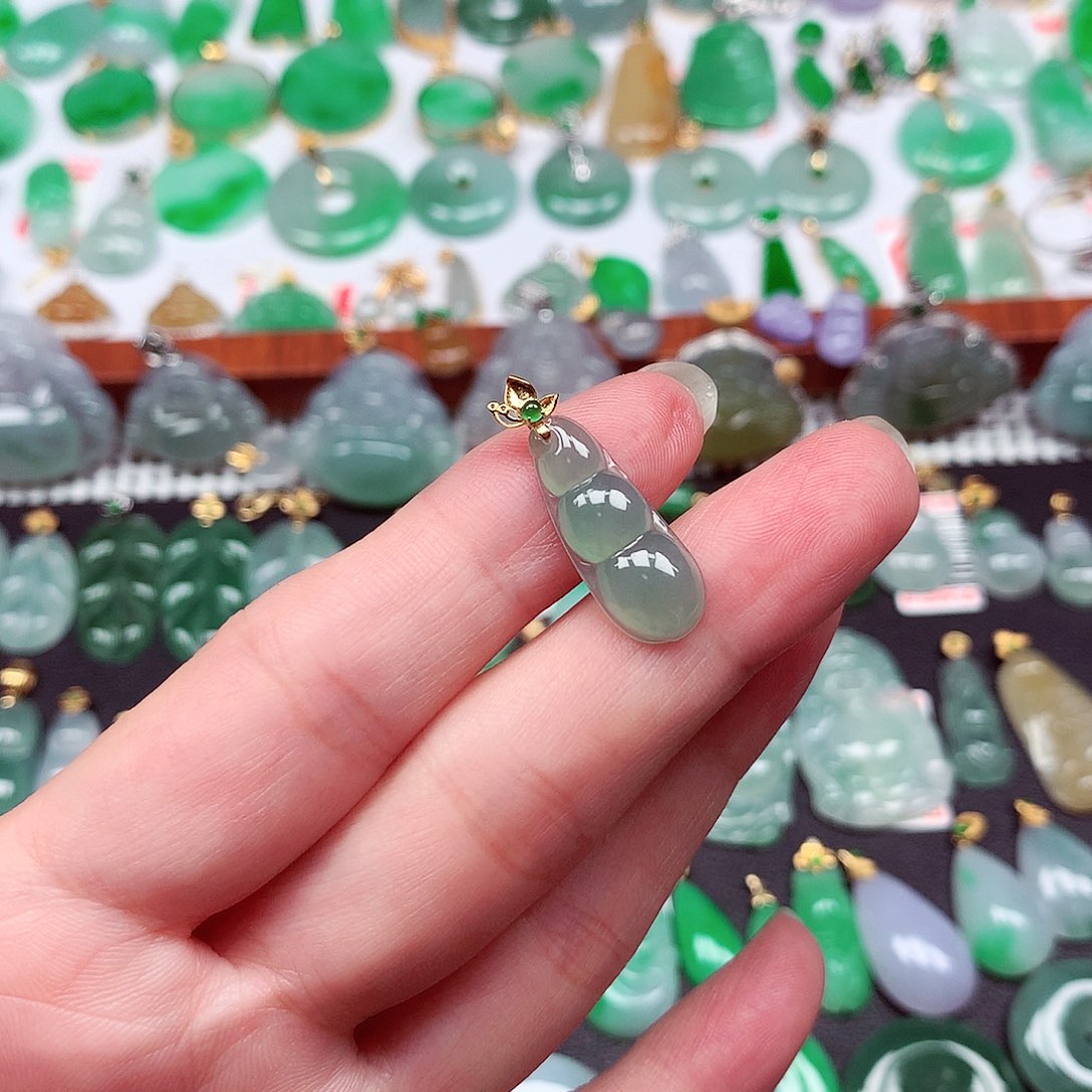 翡翠18K金镶嵌颈饰天然翡翠A货