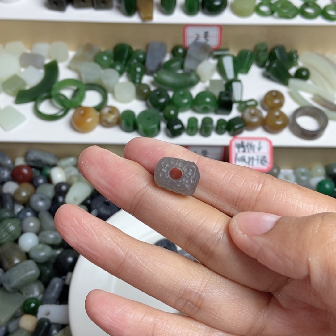 七***柒和田玉（糖玉）未镶嵌车挂