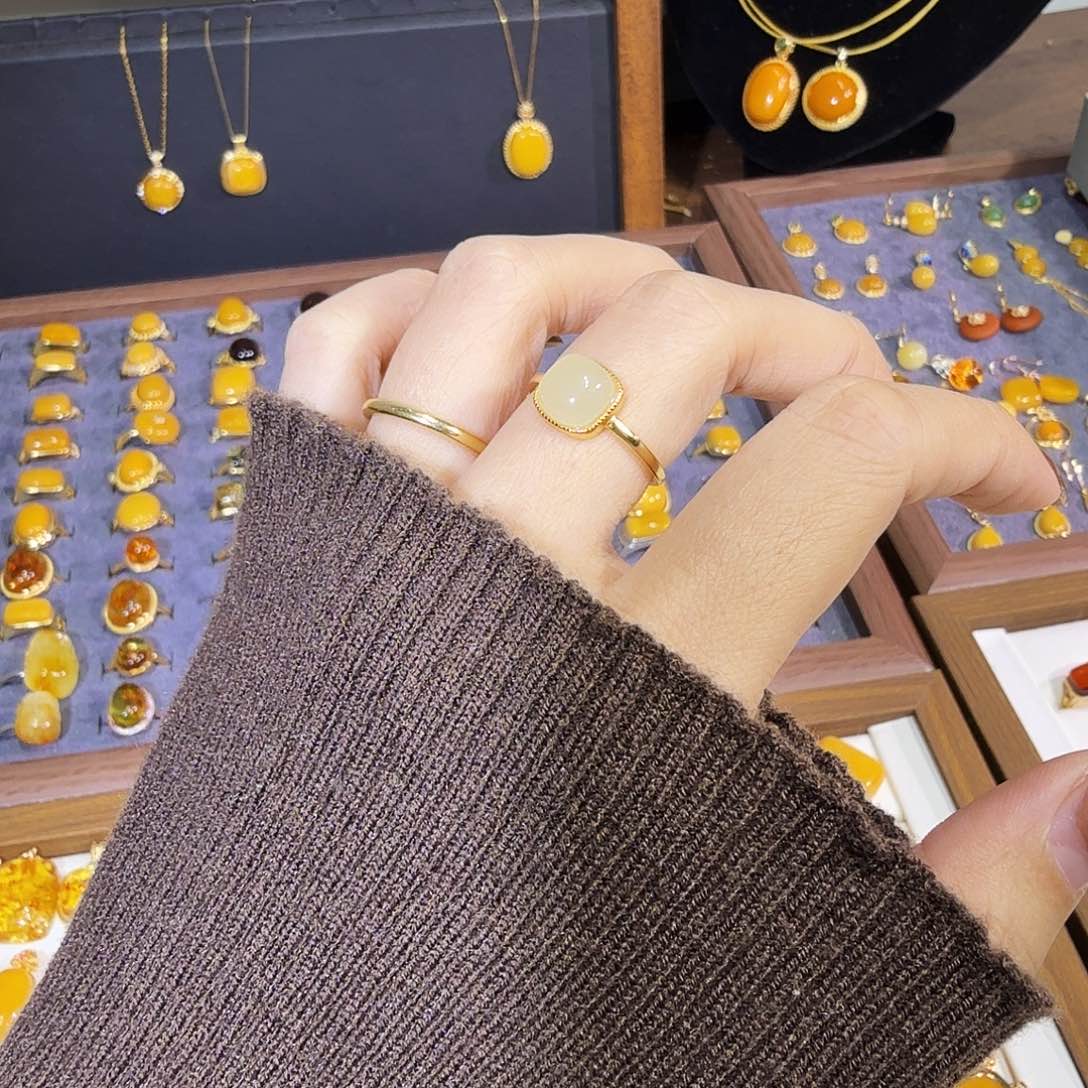 和田玉（糖玉）银S925镀金镶嵌戒指