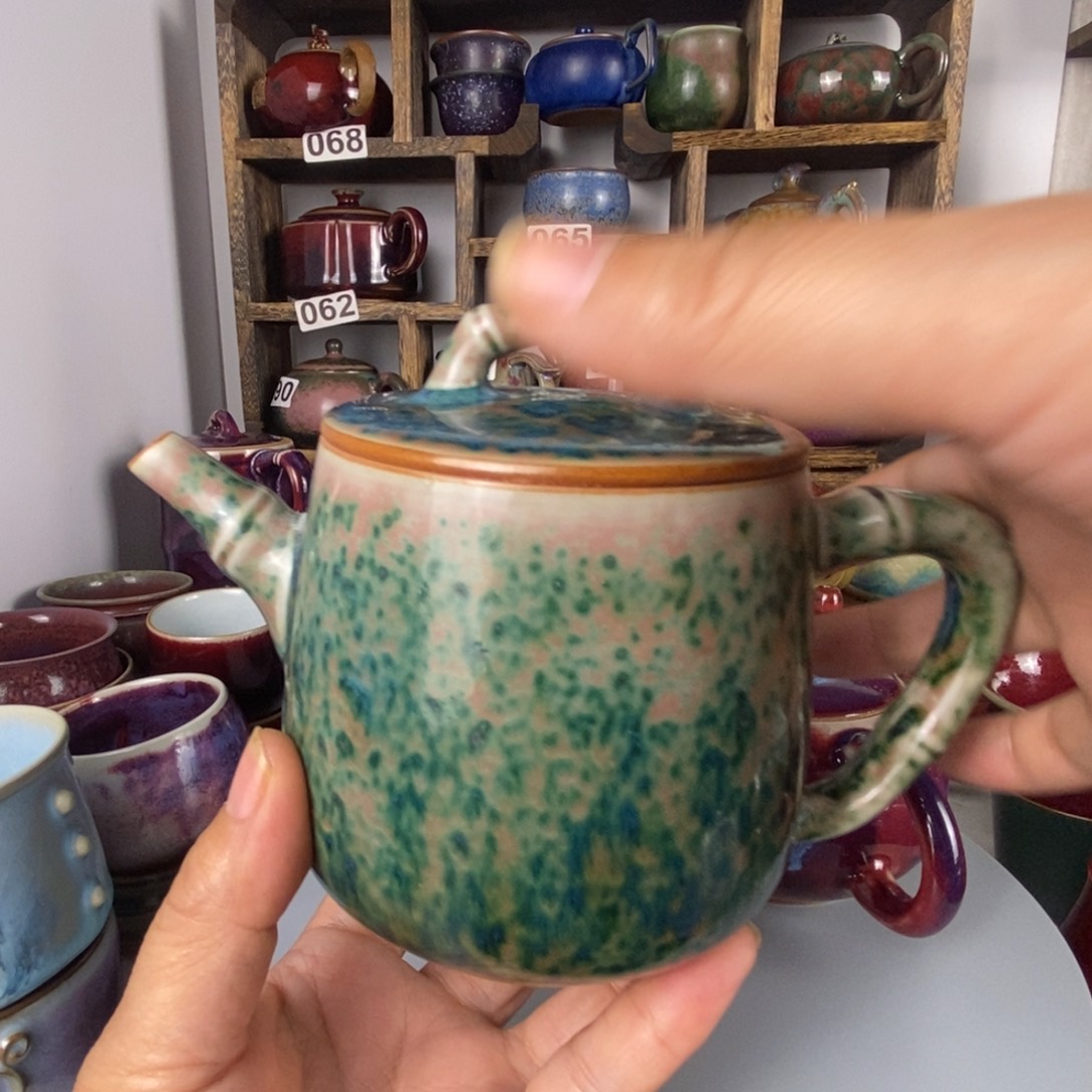 谢***E中国神后钧瓷茶具处理