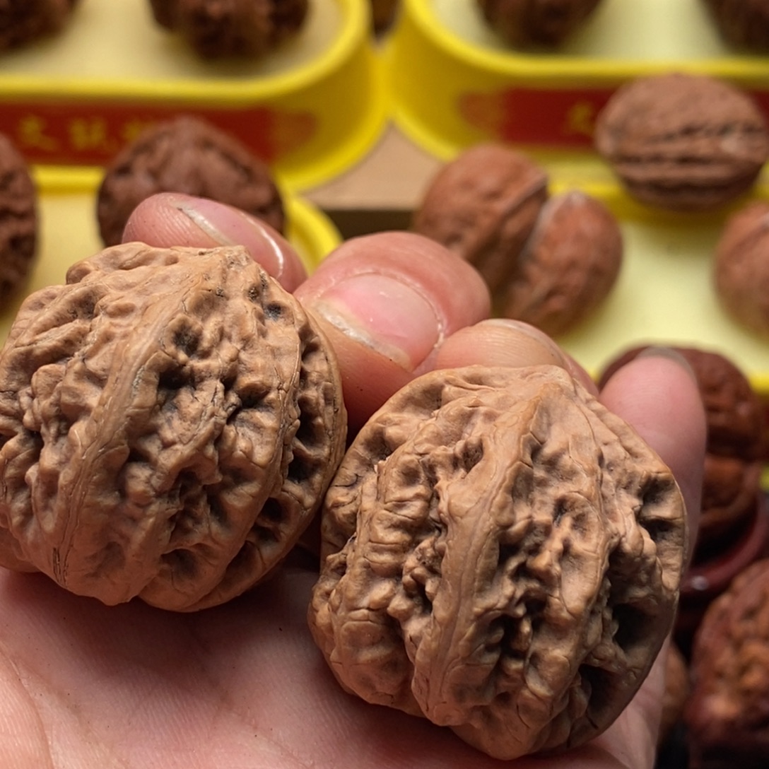 文玩核桃吊坠小涵82