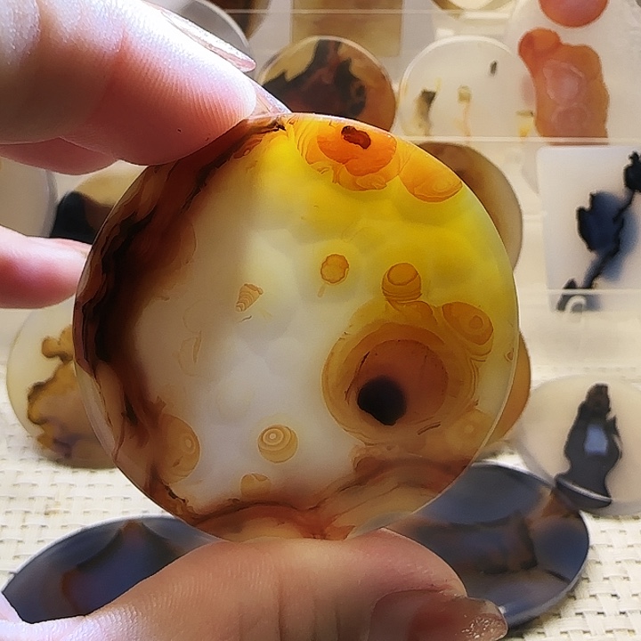 玛瑙/玉髓未镶嵌珠宝奇石