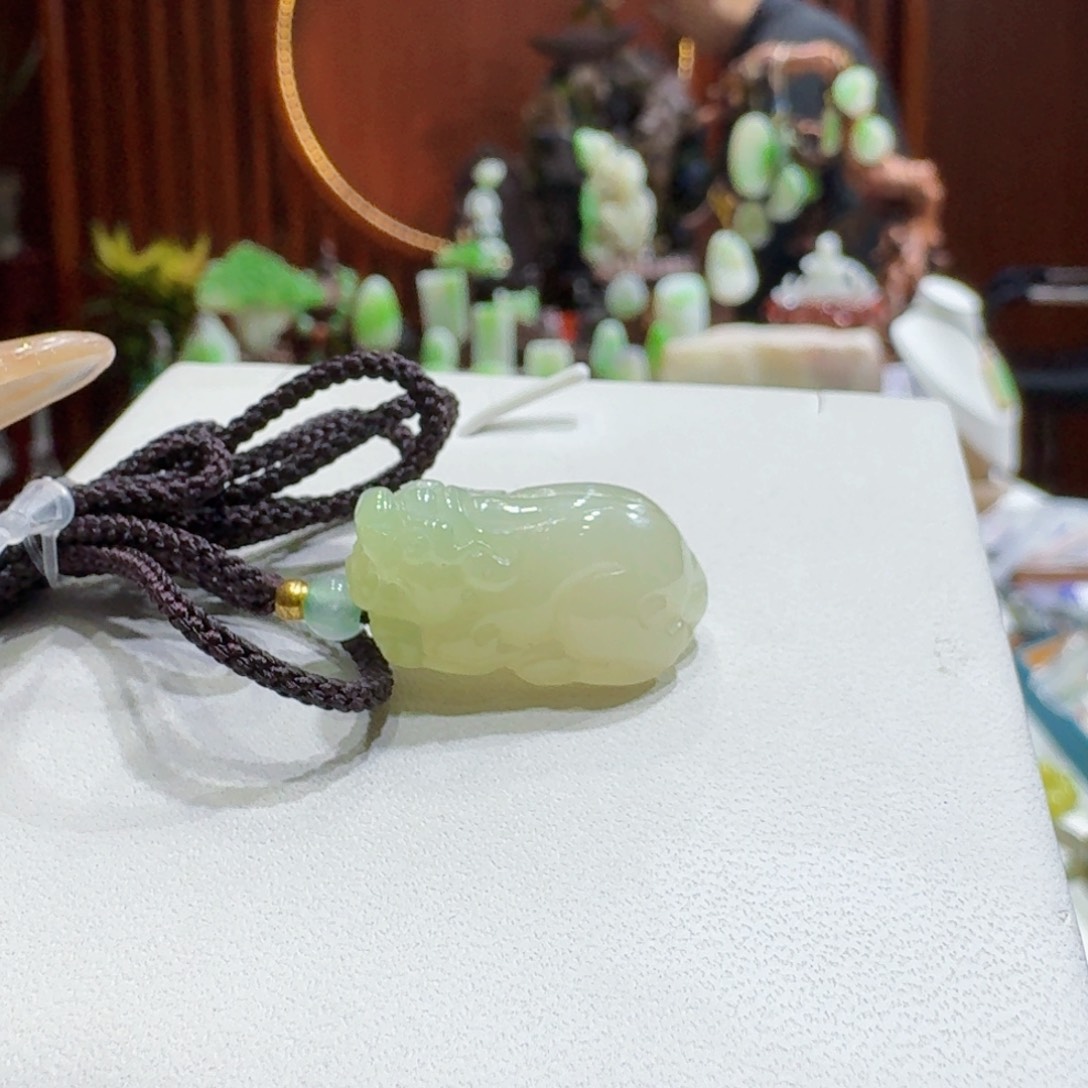 和田玉翠青冰底貔貅未镶嵌