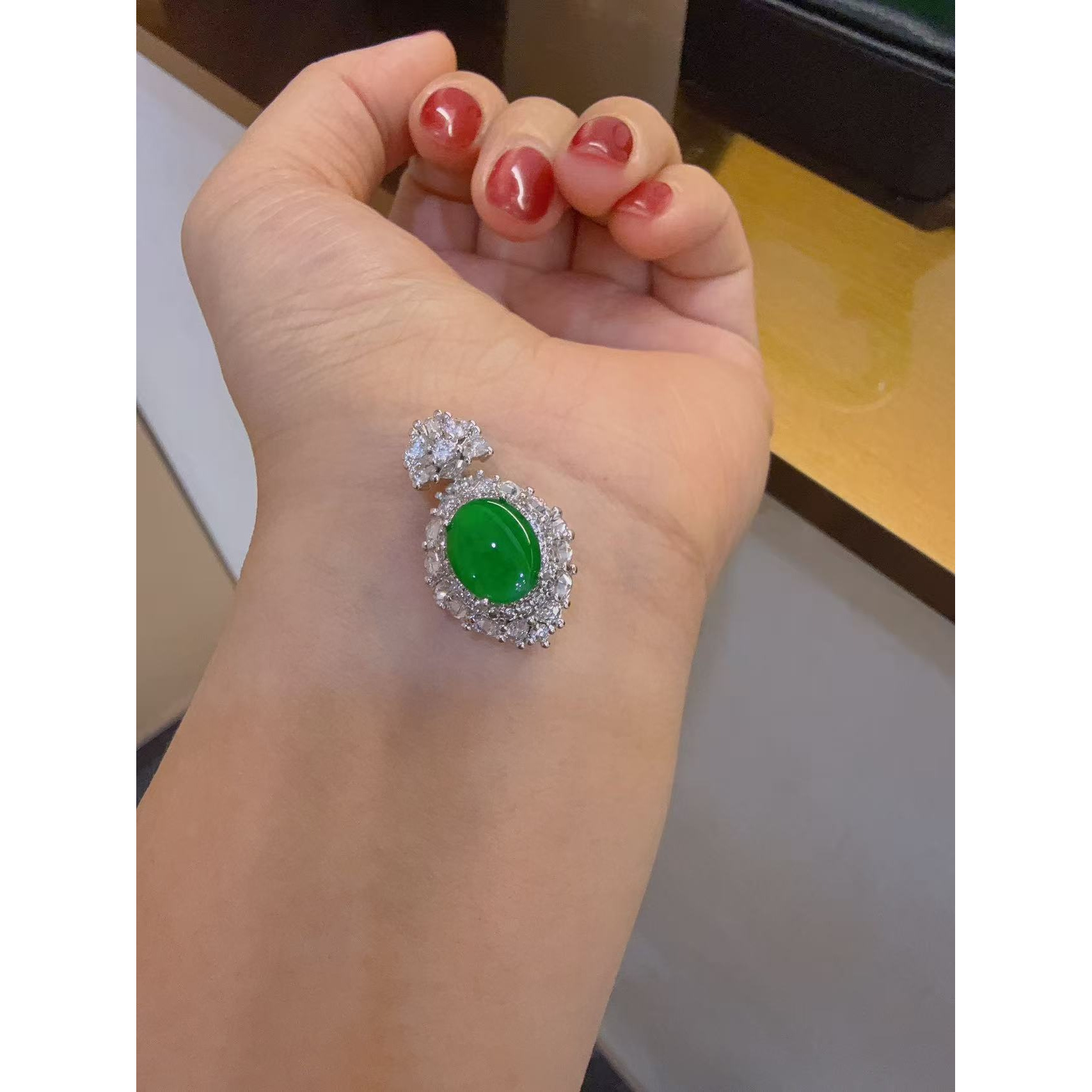 天然A货翡翠SWA05绿蛋面吊坠多样性发其一