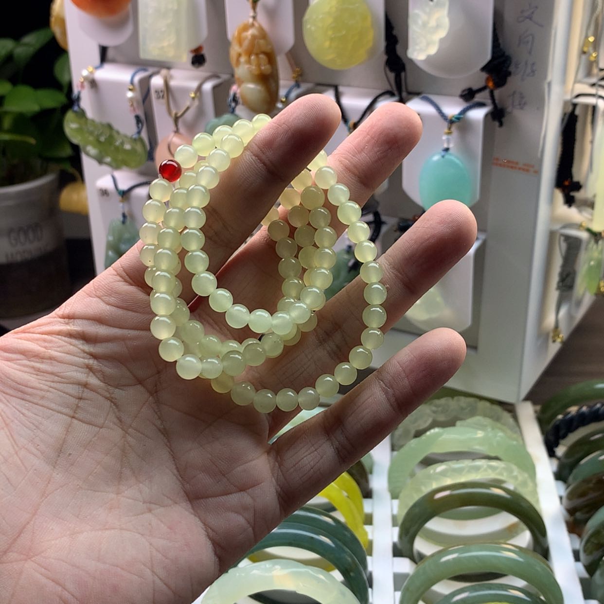 【闪购商品】蛇纹石玉颈饰未镶嵌