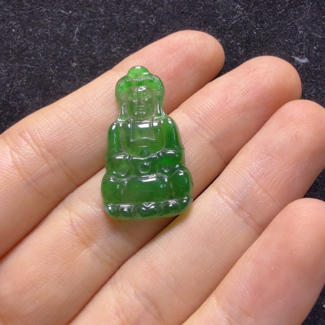 躺***米翡翠未镶嵌颈饰吊坠