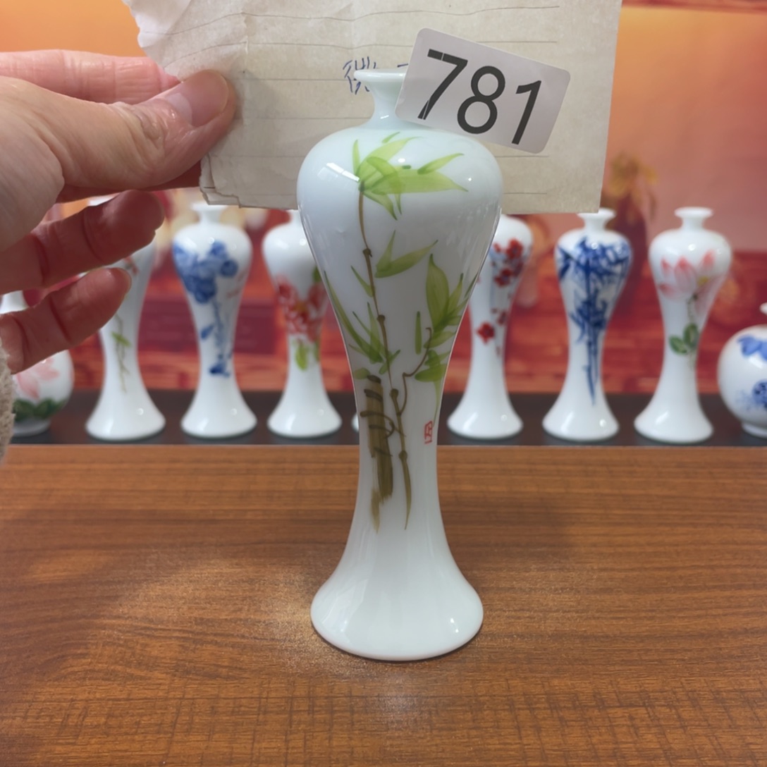 陶瓷景德镇小花瓶等着你