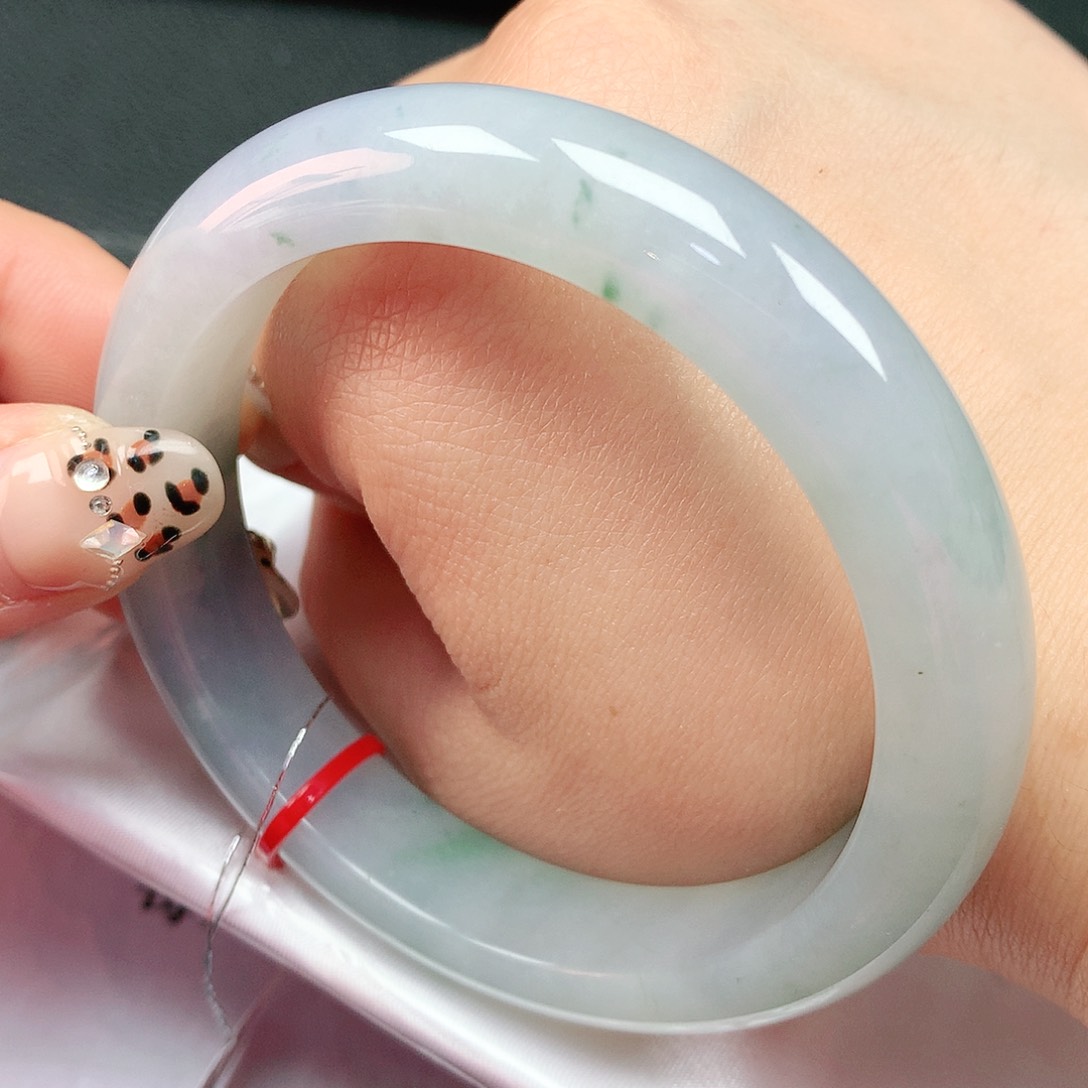 翡翠手镯未镶嵌59圈