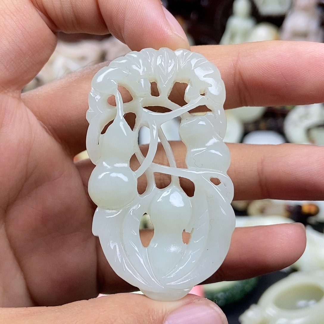 秋***河和田玉未镶嵌挂件