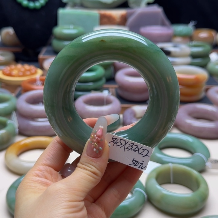 石英质玉未镶嵌手镯