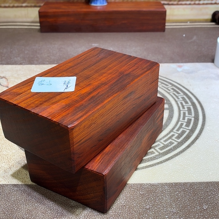 蒙***噜非洲紫檀（红花梨）