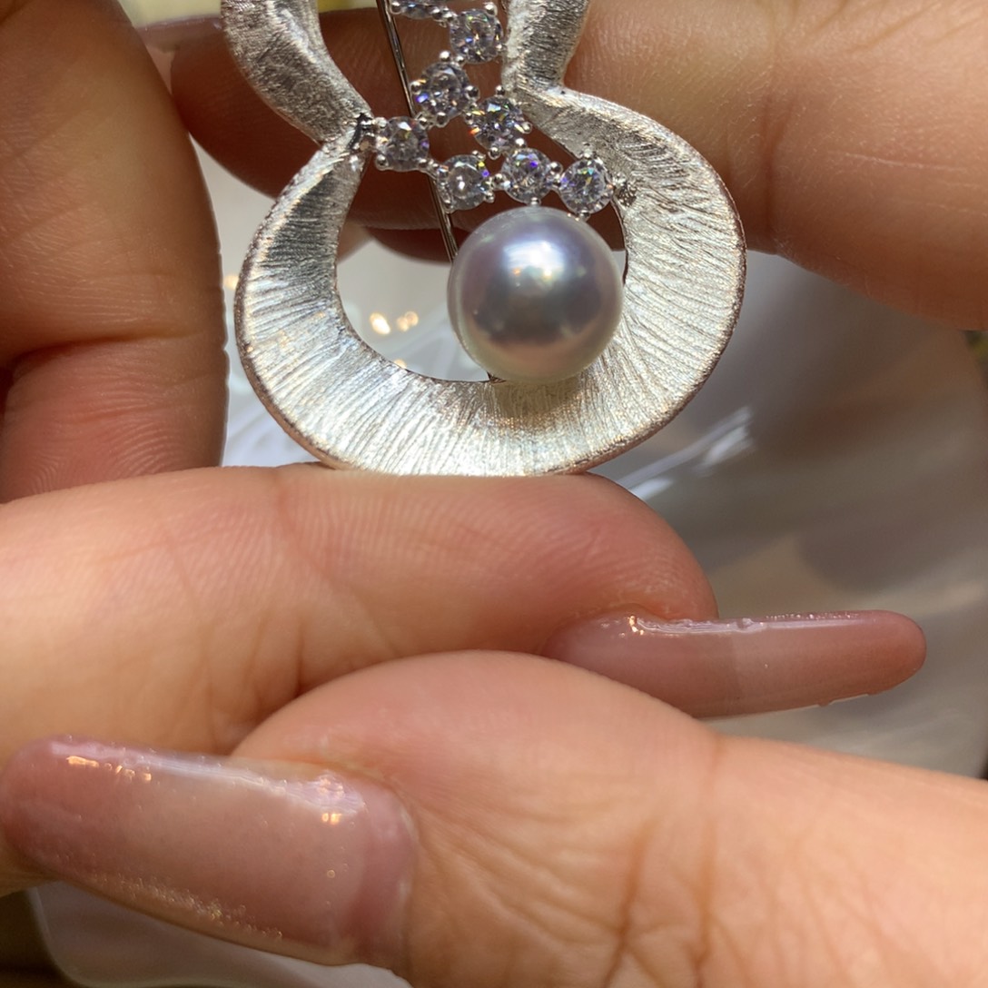 未镶嵌胸饰海水珍珠