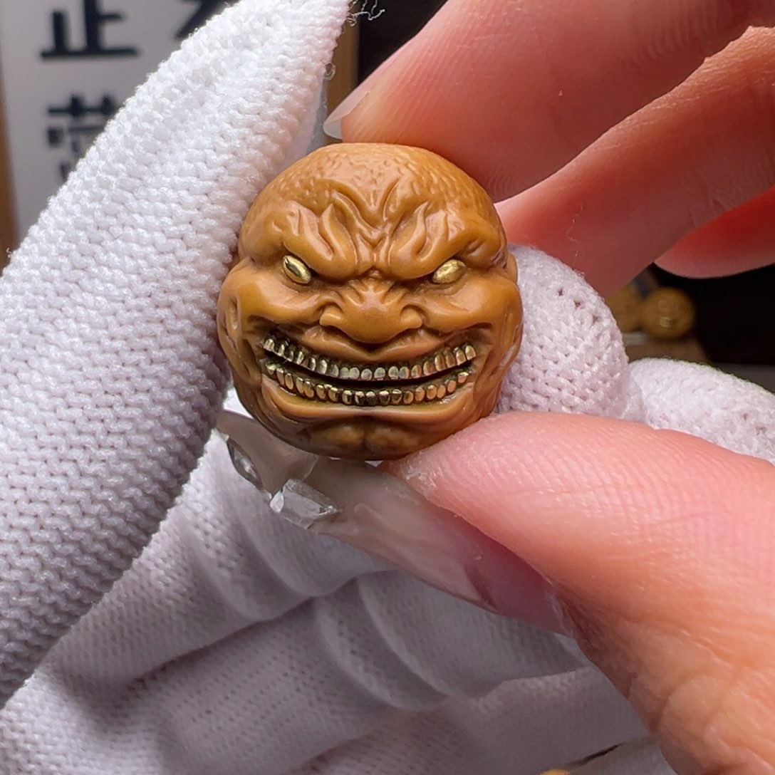 文玩核桃把件镶嵌款大牙恶僧18左右尺寸全品有正常封口线