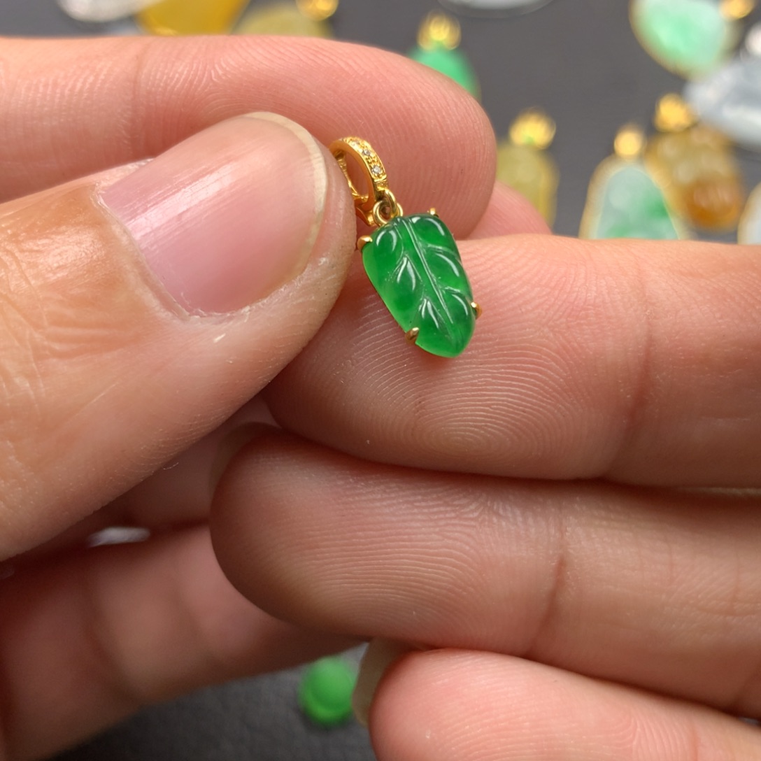 【闪购商品】颈饰18K金镶嵌翡翠辰****0翡翠