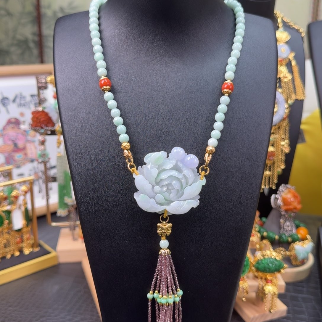 翡翠未镶嵌颈饰福利款吊坠套装