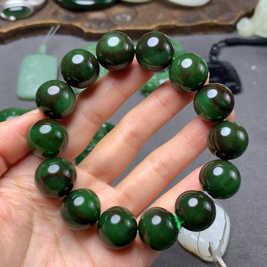 和田玉颈饰未镶嵌手串