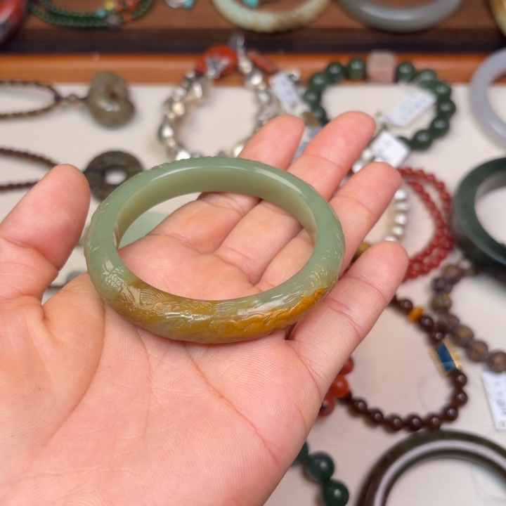 画***花岫岩河磨玉（透闪石质玉）未镶嵌手镯