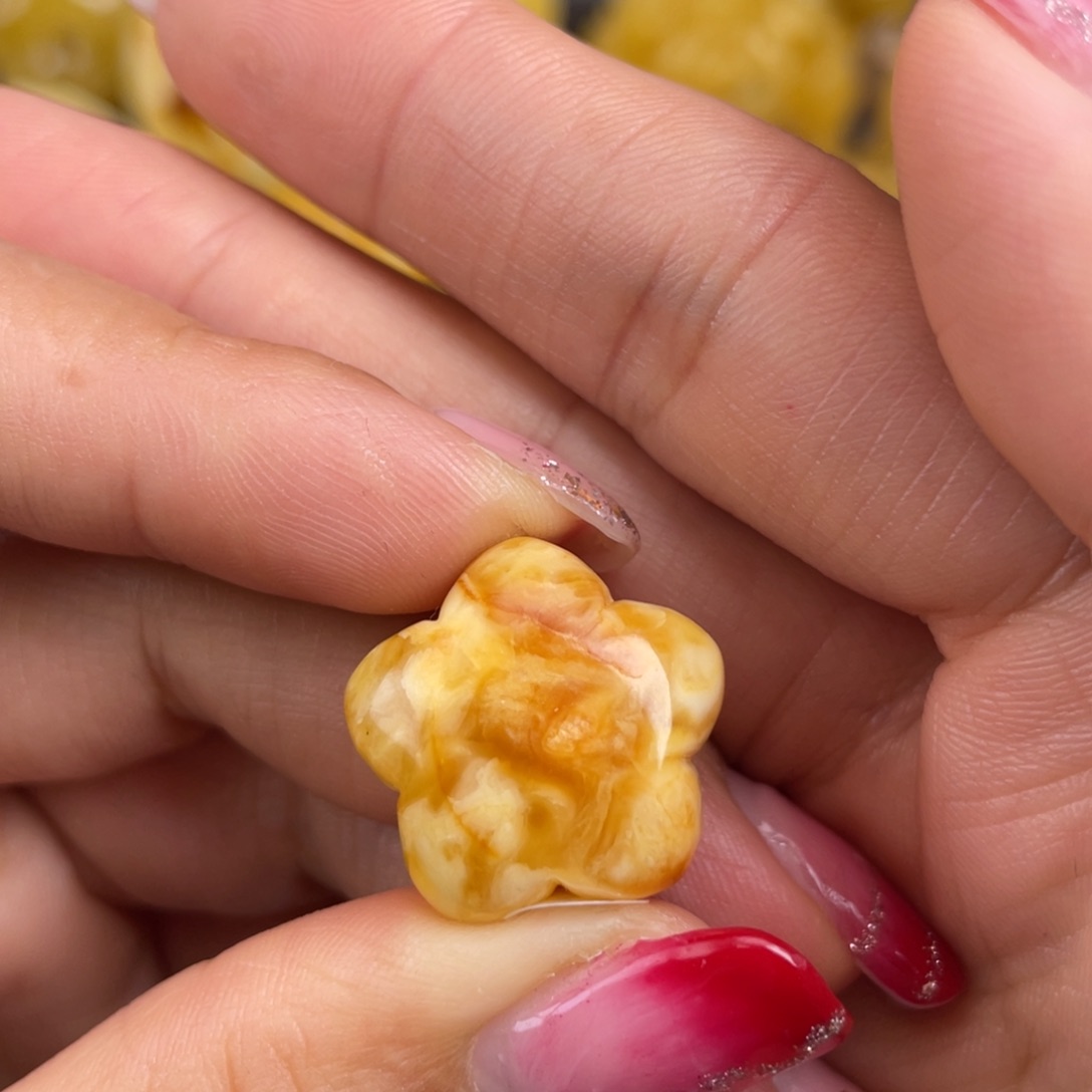 琥珀裸石未镶嵌蜜蜡