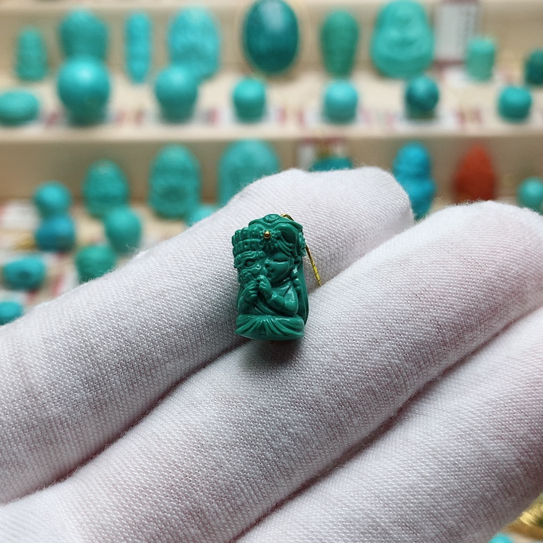 绿松石配饰未镶嵌