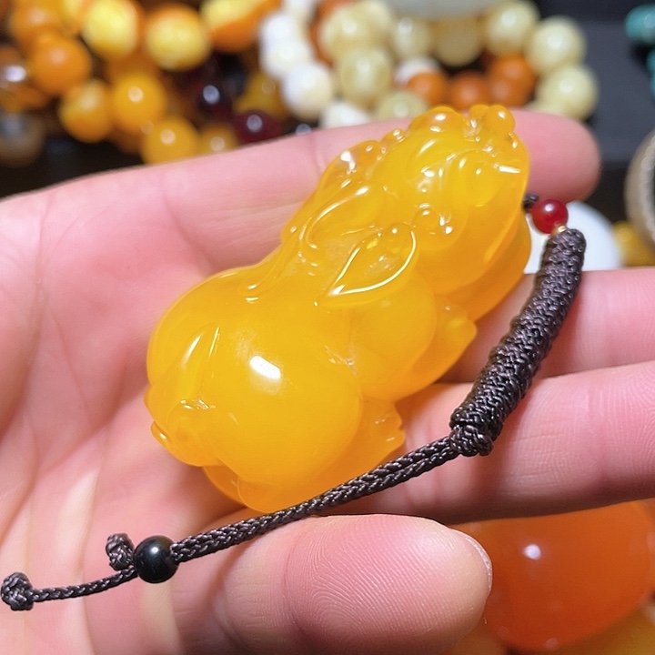 琥珀颈饰未镶嵌琥珀