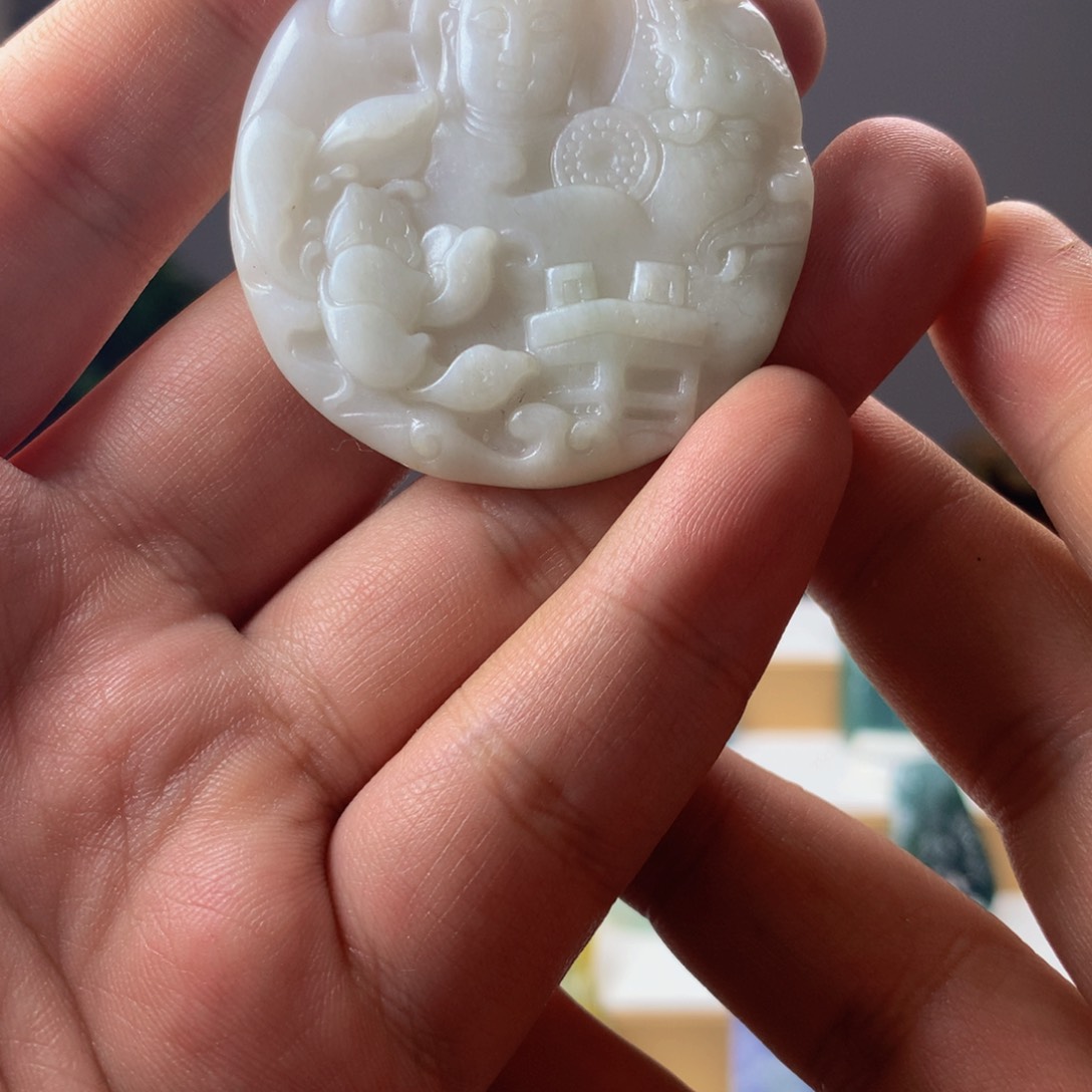 翡翠颈饰未镶嵌牌子