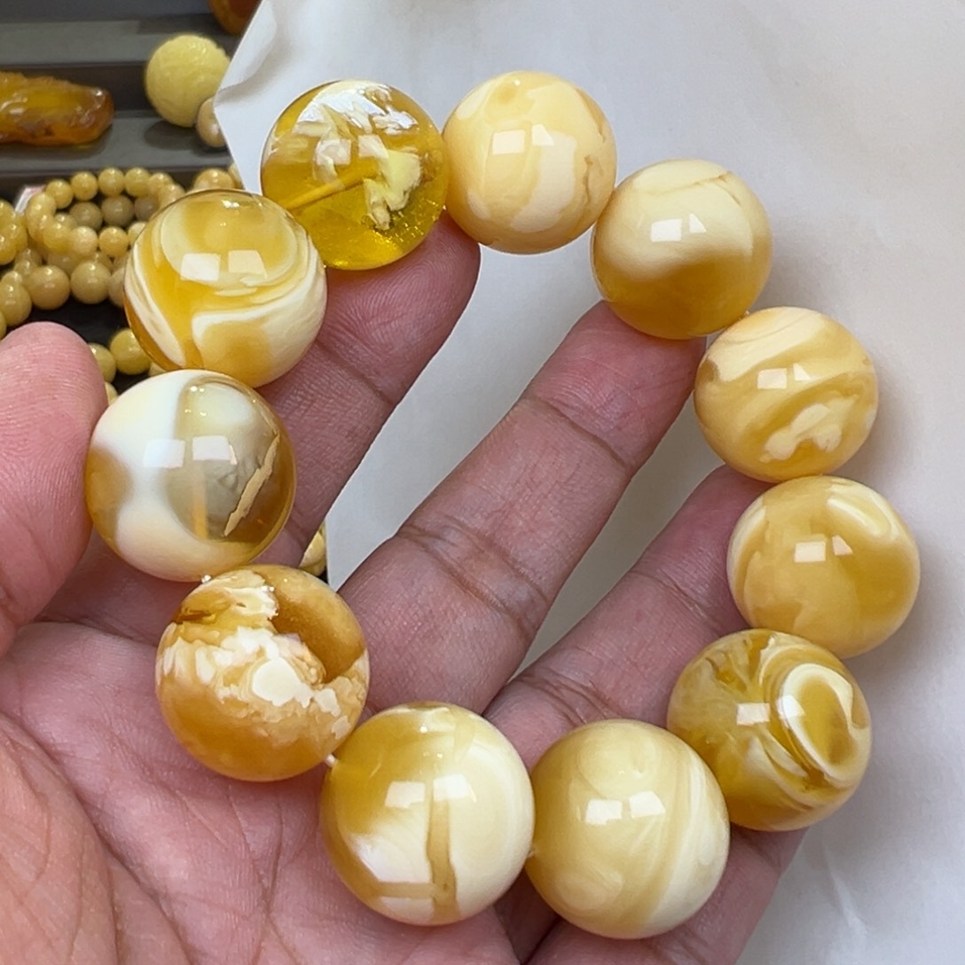 蜜蜡未镶嵌裸石21加60.5克