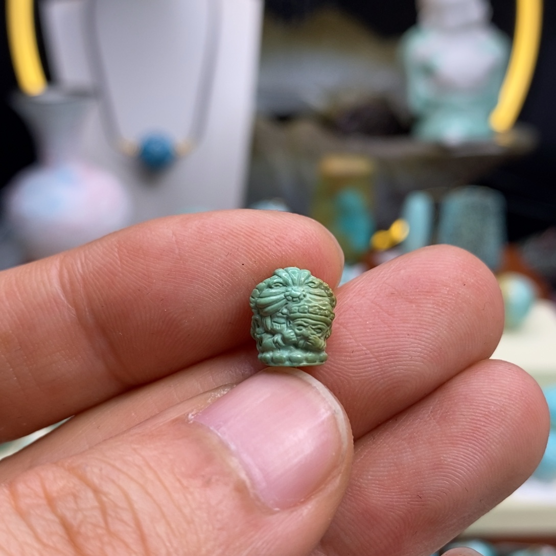 绿松石未镶嵌珠宝奇石