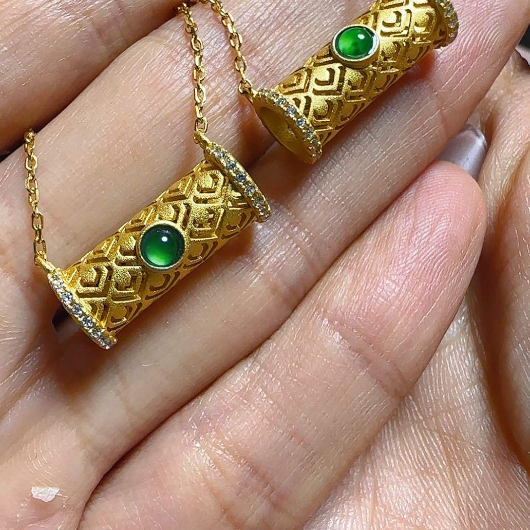 翡翠颈饰银S925镶嵌翡翠多样性发一