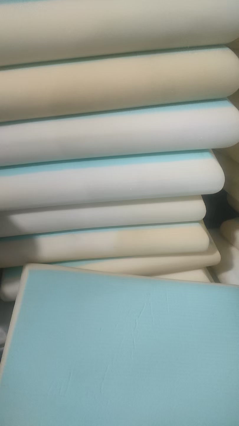 绿白双拼记忆棉枕头发1个瑕疵发黄