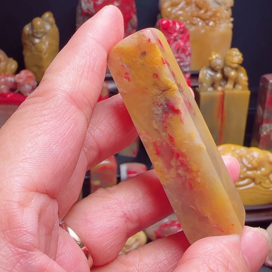 昌化石昌化鸡血石