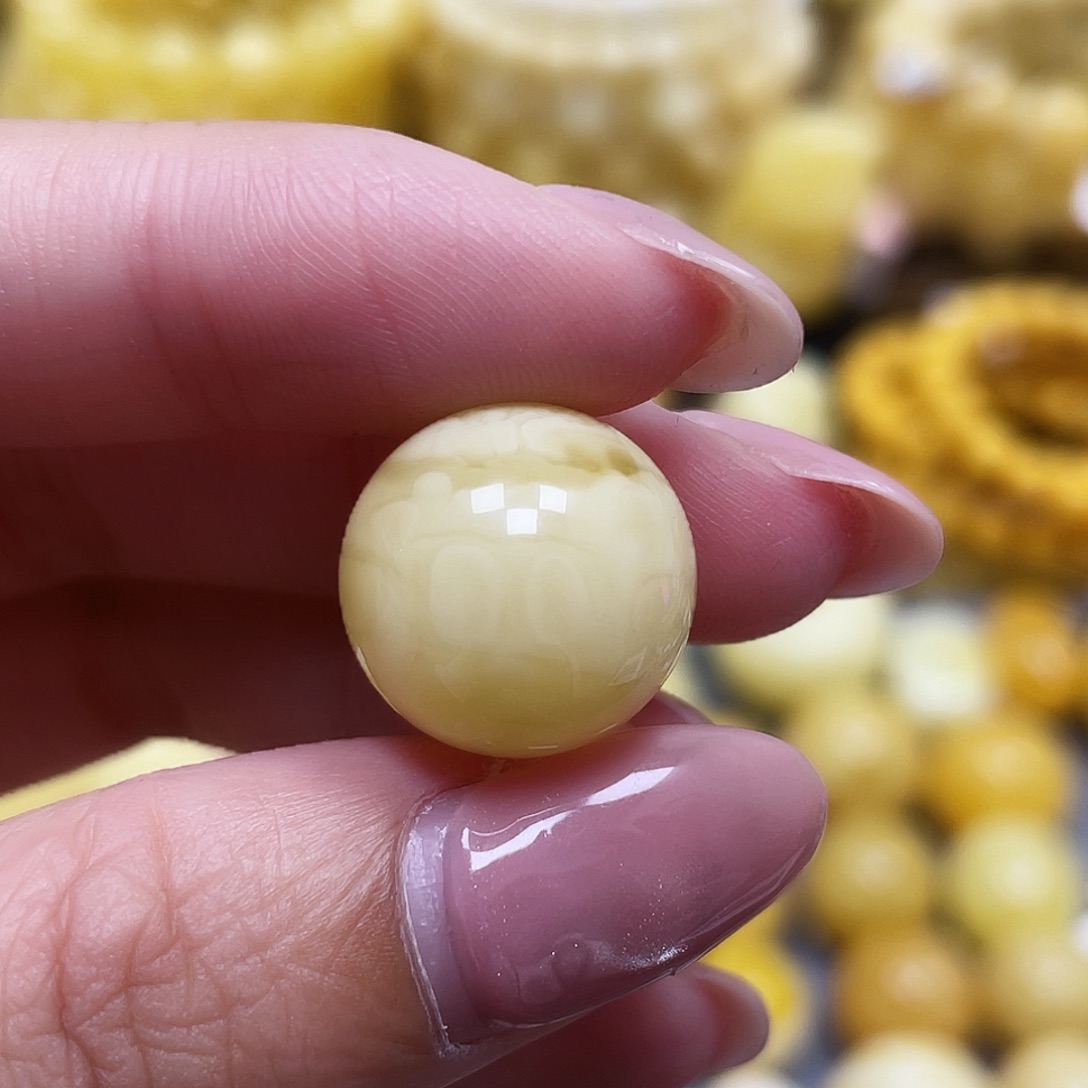 蜜蜡未镶嵌裸石15.5mm瑕