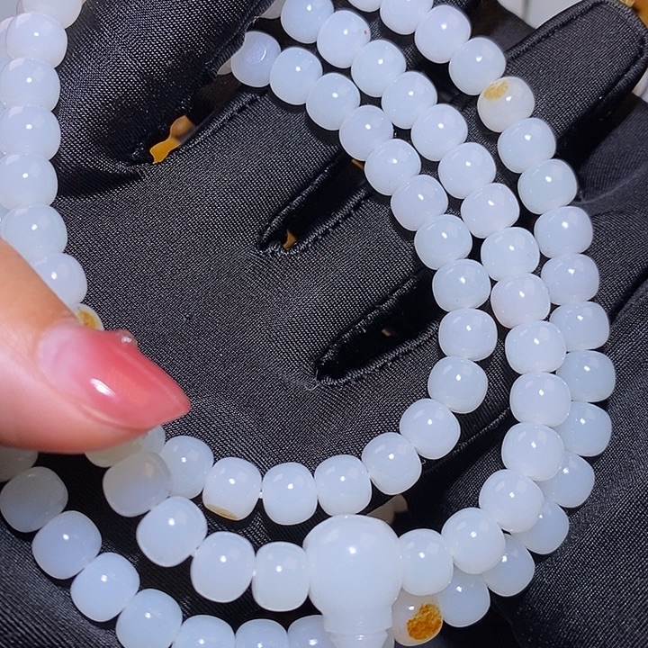 梨***白和田玉未镶嵌手链