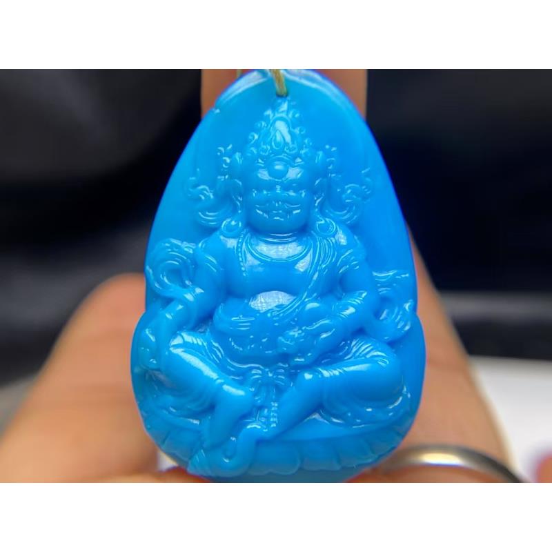 【绿松石黄财神吊坠】 尺寸36.8x25.6x11mm，重11.5克（173）