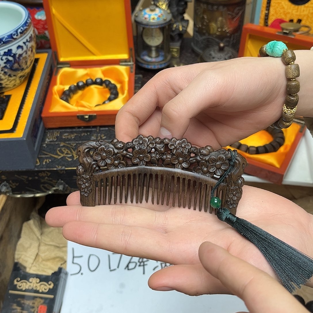 大叶紫檀（黑酸枝木类）