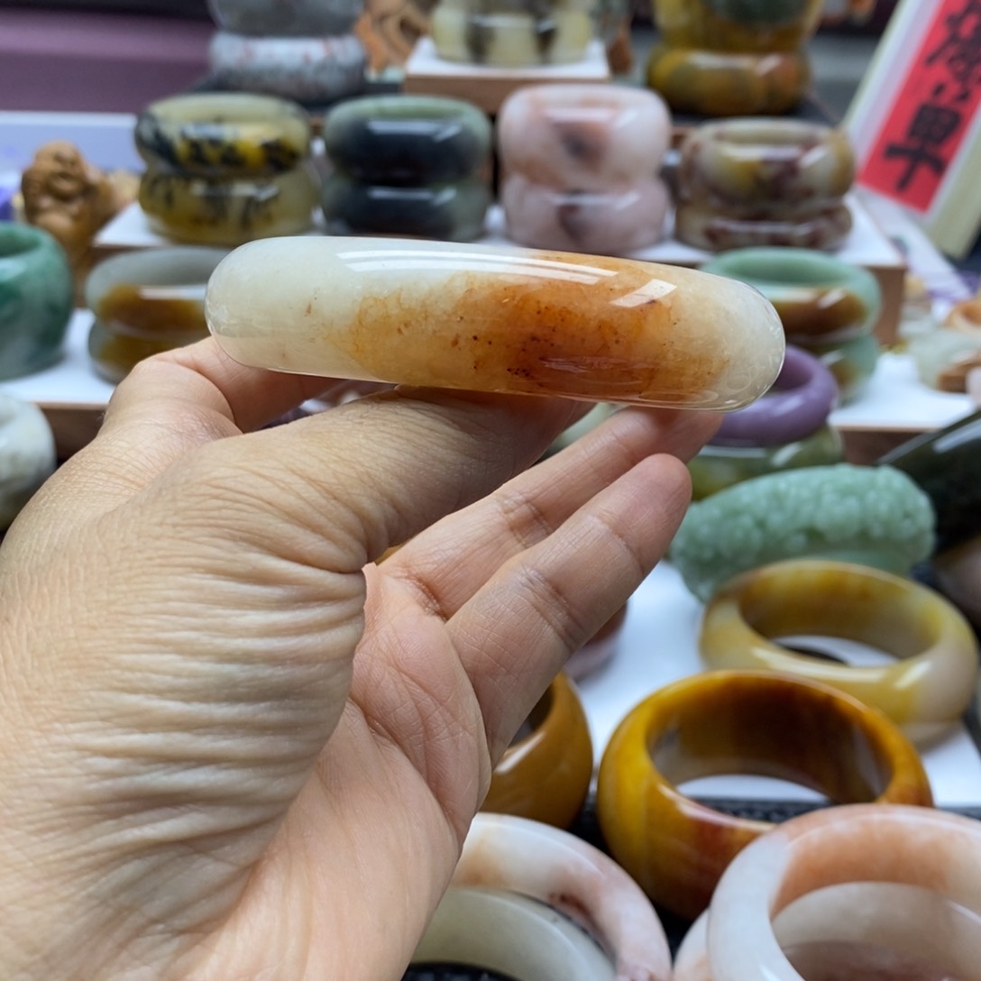 石英质玉手镯未镶嵌因****啊