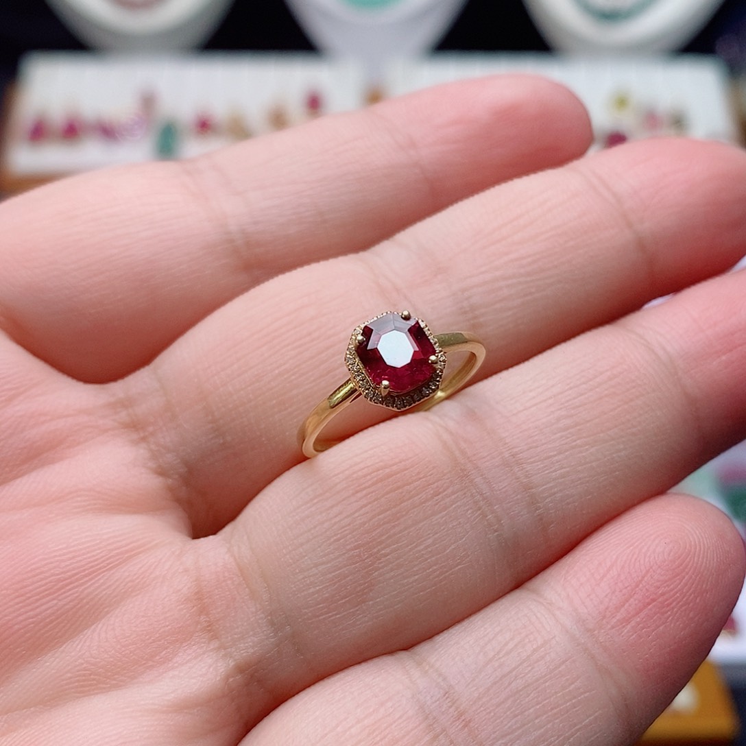 碧玺戒指18K金镶嵌碧玺戒指