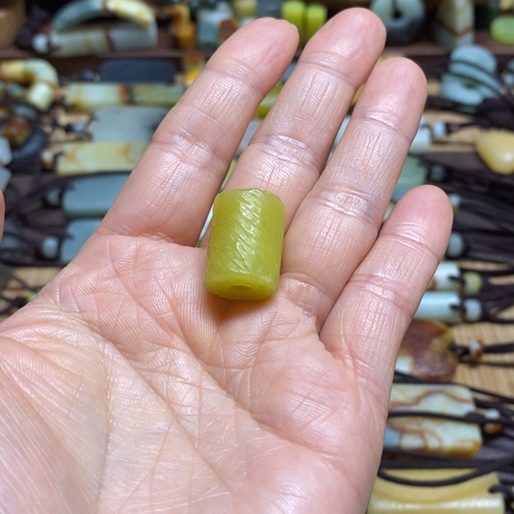 徐***武蛇纹石玉未镶嵌挂件