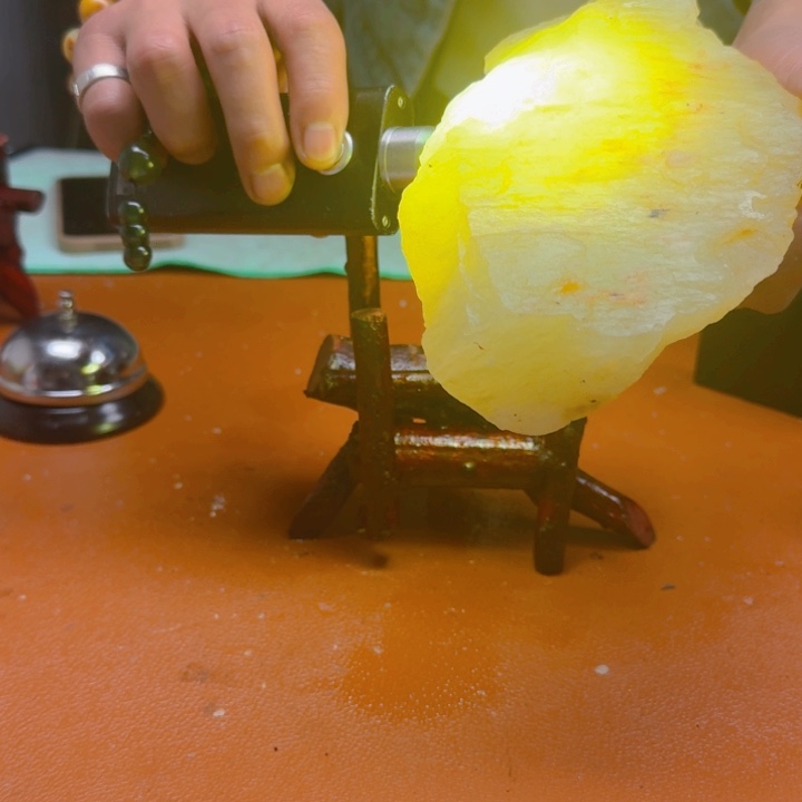 蛇纹石玉原石未镶嵌铁*刘15