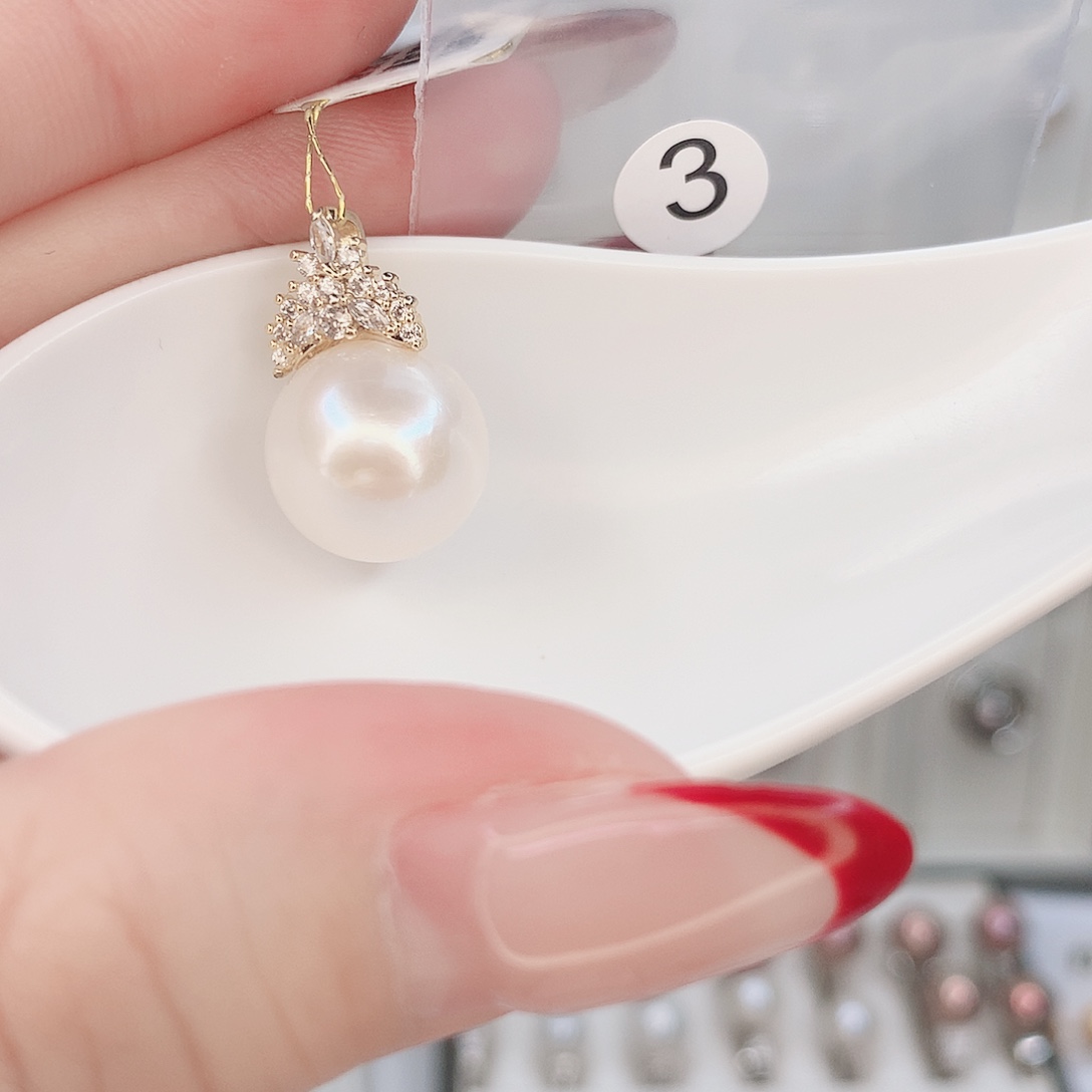 淡水珍珠吊坠(赠链)合金