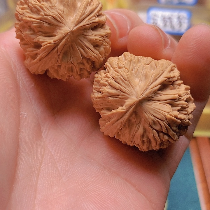 文玩核桃把件33全品纯野生疆王