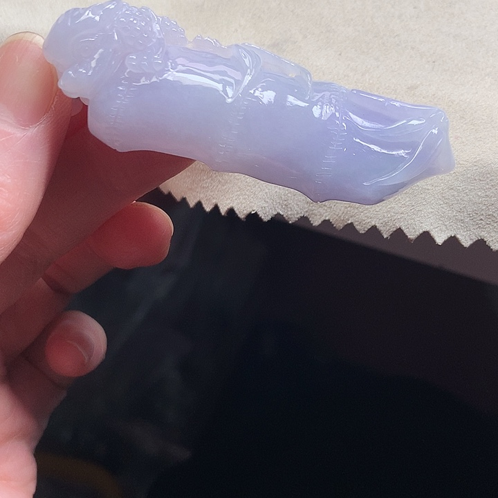 翡翠手镯未镶嵌吊坠