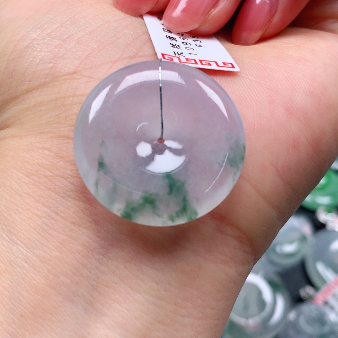 翡翠颈饰未镶嵌天然翡翠