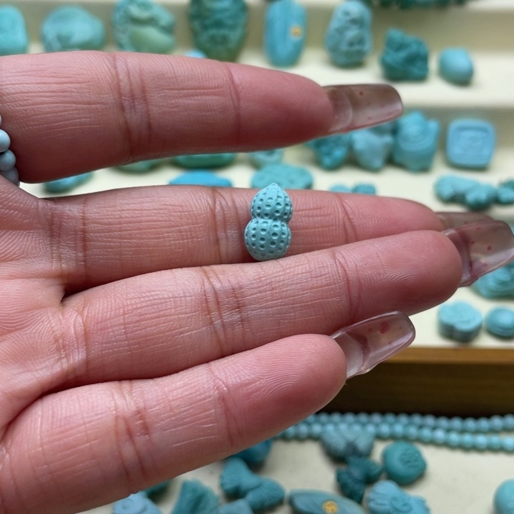 绿松石未镶嵌颈饰