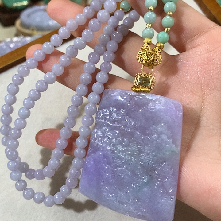 杜***郎颈饰未镶嵌翡翠翡翠吊坠