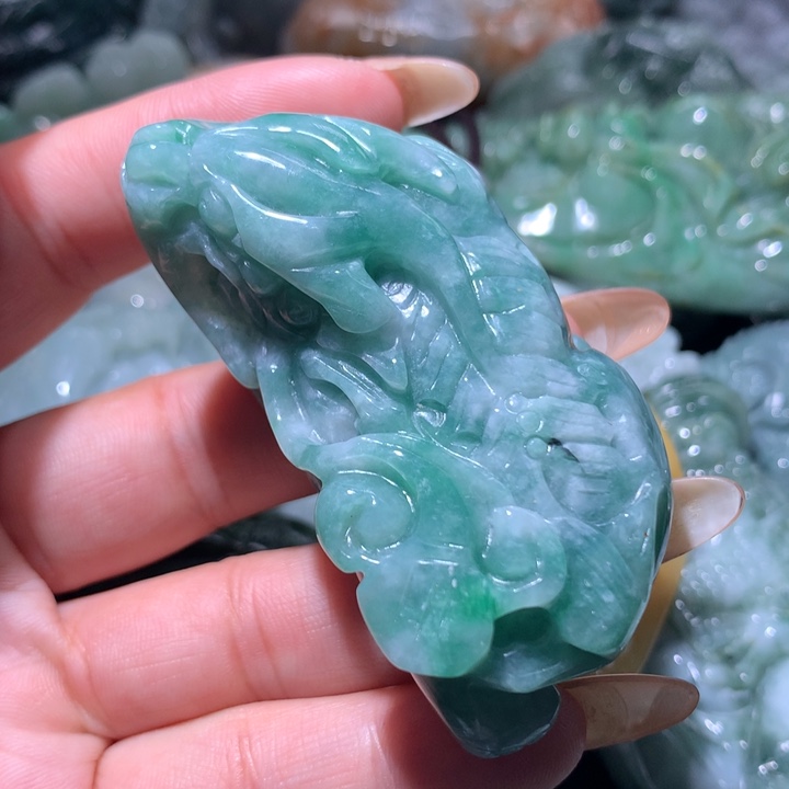 翡翠未镶嵌颈饰保真天然A货翡翠
