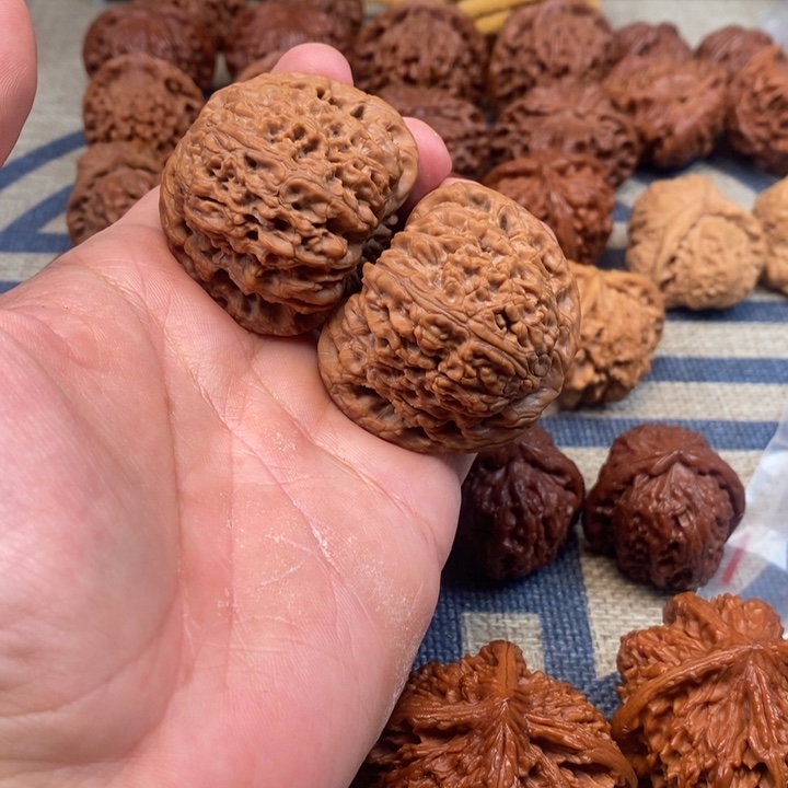 文玩核桃把件糊*核桃