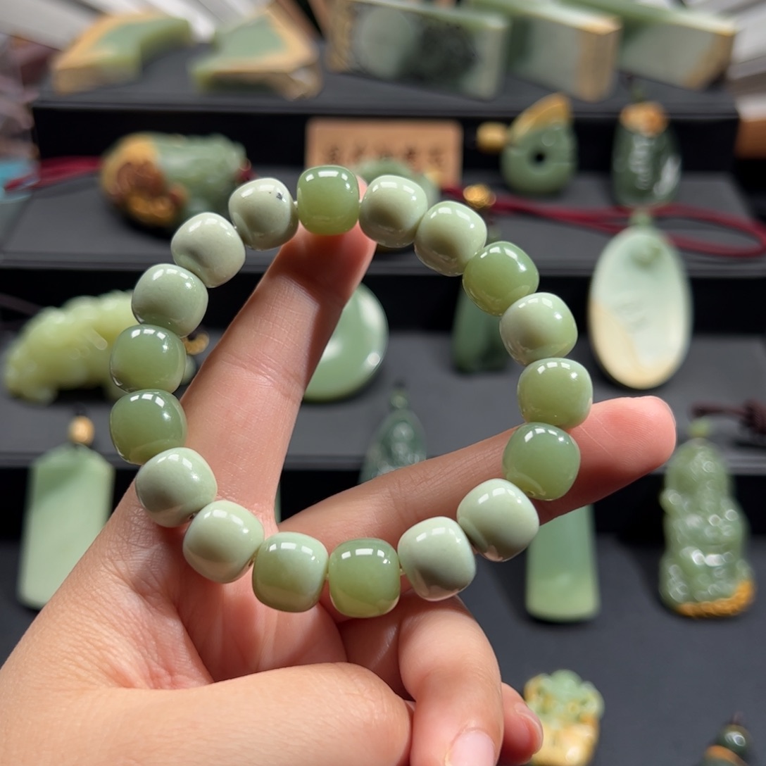 岫岩老玉（透闪石质玉）颈饰未镶嵌一****~